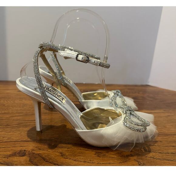 Badgley Mischka Sacred Soft White Pumps – Size 5.5 | Elegant Bridal Shoes - Picture 2 of 11